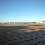 Free Parking アパートホテル シッチェス